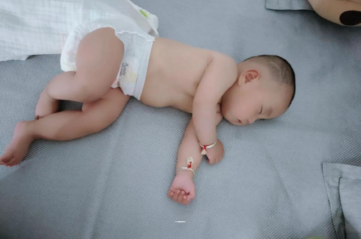 淄博没满月的宝宝